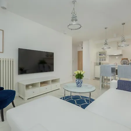 Ambra Marina - Basen & Apartmán *