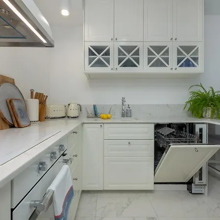 Ambra Marina - Basen & Apartmán *