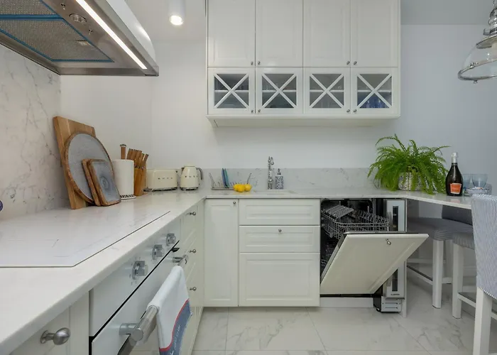 Ambra Marina - Basen & Διαμέρισμα *